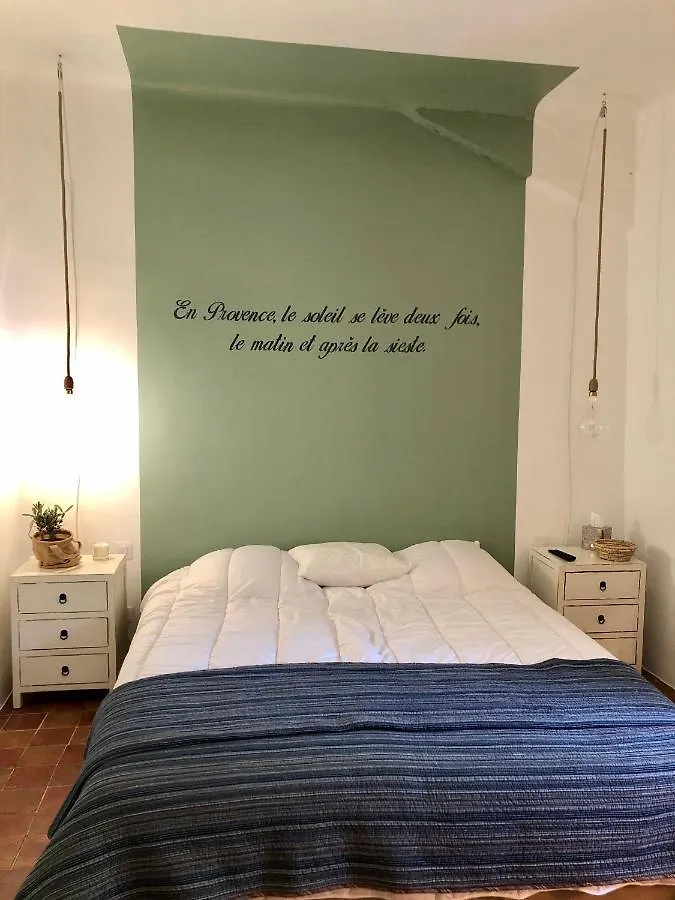 Bed and Breakfast Montjoia Le Thor 0*,  Frankreich